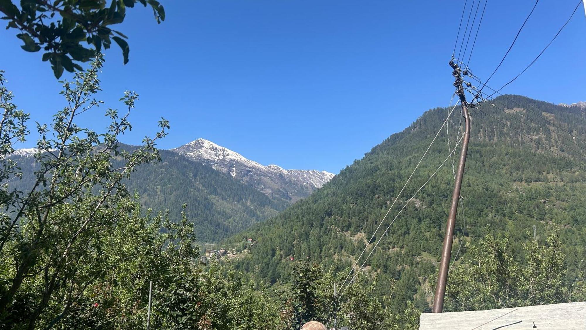 Sunface Homestay Manali  Bagian luar foto