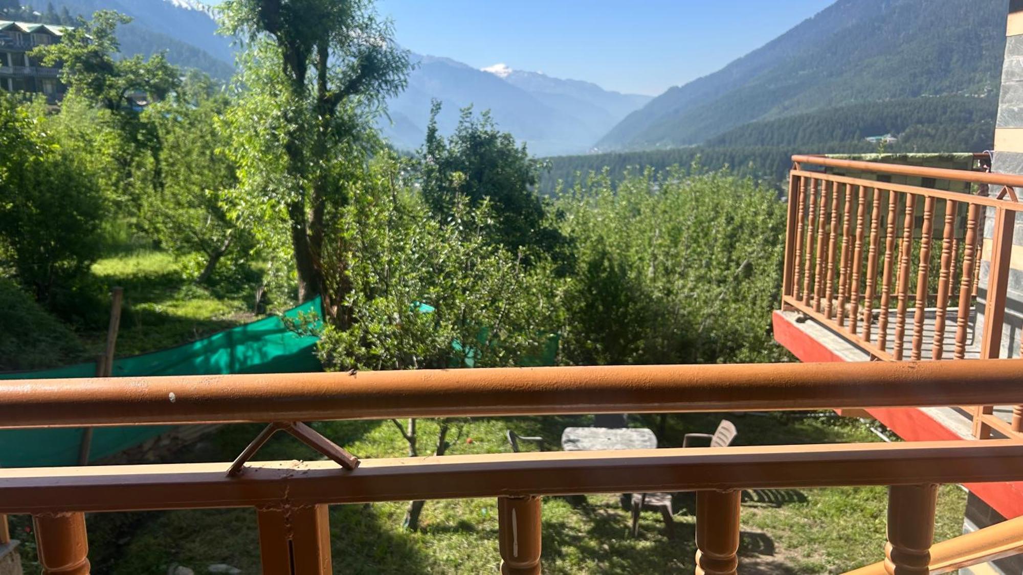 Sunface Homestay Manali  Bagian luar foto