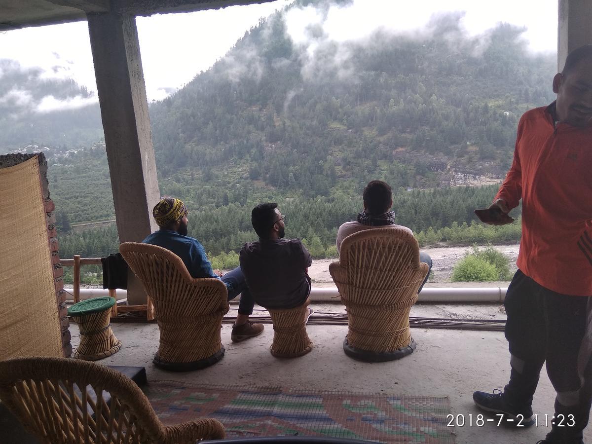 Sunface Homestay Manali  Bagian luar foto