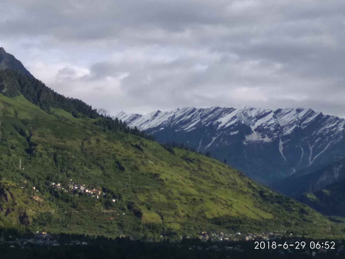 Sunface Homestay Manali  Bagian luar foto