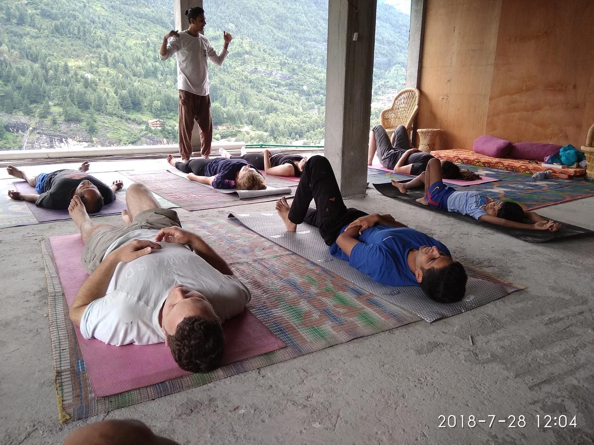 Sunface Homestay Manali  Bagian luar foto