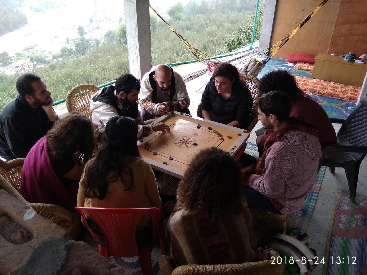 Sunface Homestay Manali  Bagian luar foto