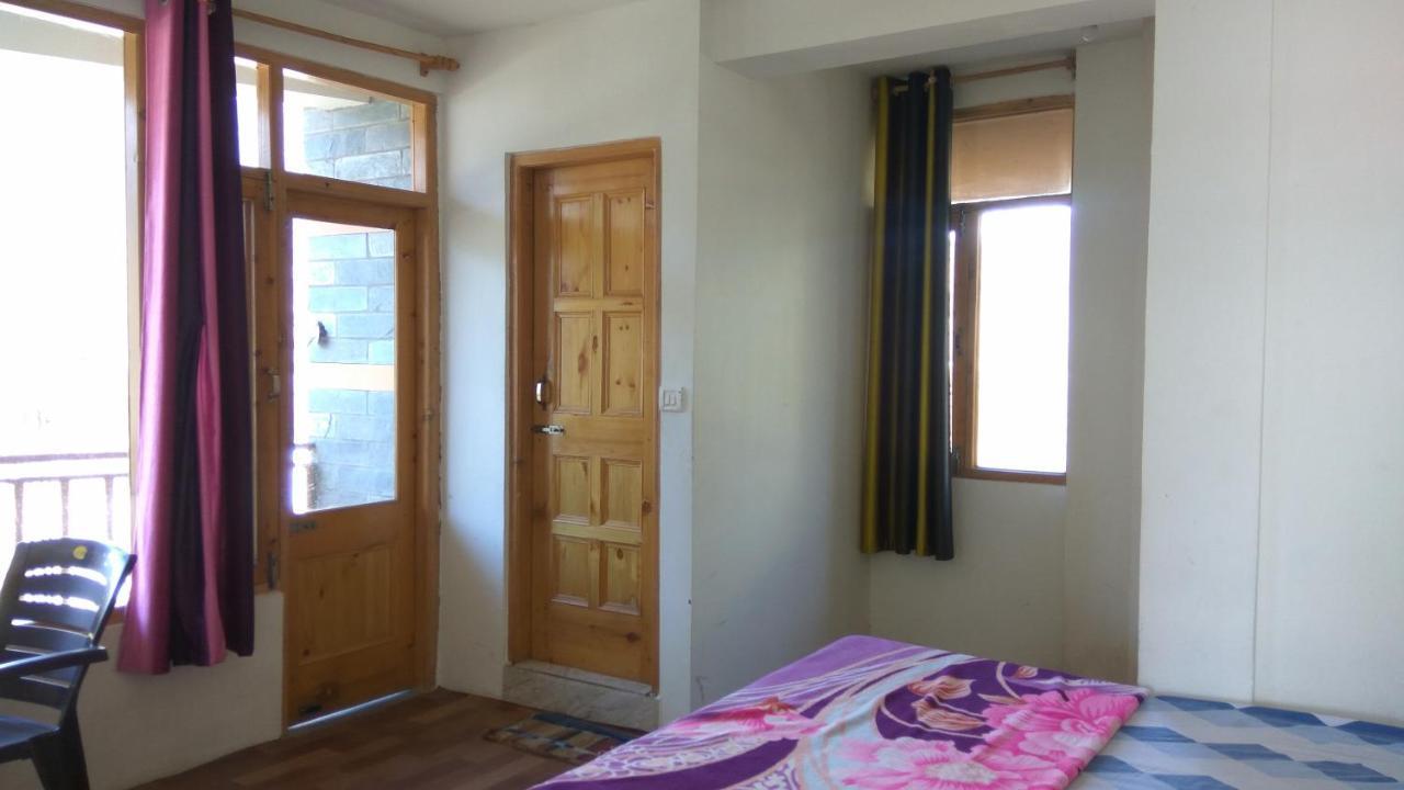 Sunface Homestay Manali  Bagian luar foto